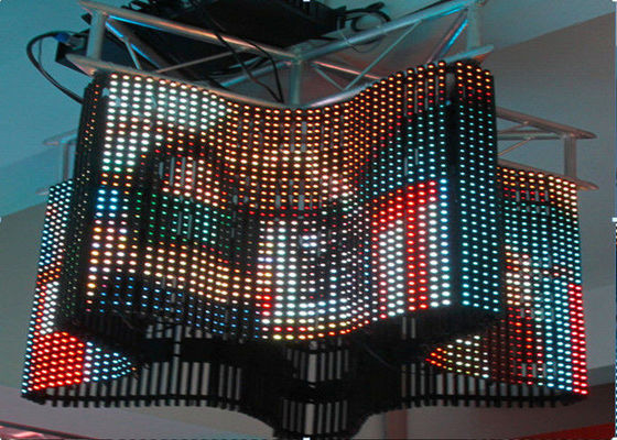 Pantalla de vídeo a todo color de la definición de P4 LED de la exhibición flexible programable de la cortina alta