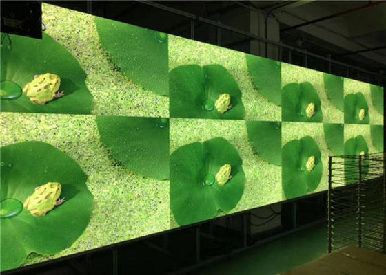 cartel a todo color de la pequeña del pixel de 2880hz HD pantalla LED LED de la echada 12 meses de garantía