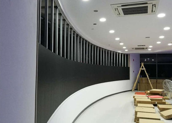 El alto video flexible de los liendres de la pared P2.5 900 de HD LED restaura mantenimiento de acceso frontal