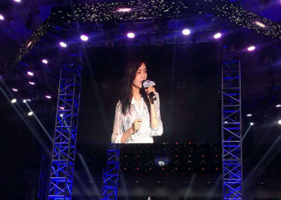 Las pantallas publicitarias llevadas grandes de alquiler interiores P4.8 llevaron los paneles video a todo color